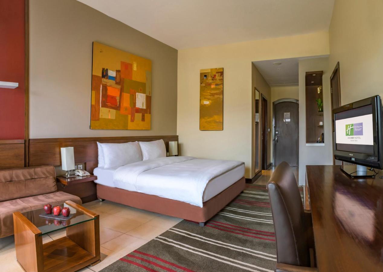 ホリデイ イン リゾート デッド シー Dead Sea エクステリア 写真 A room at the Holiday Inn, Cairo