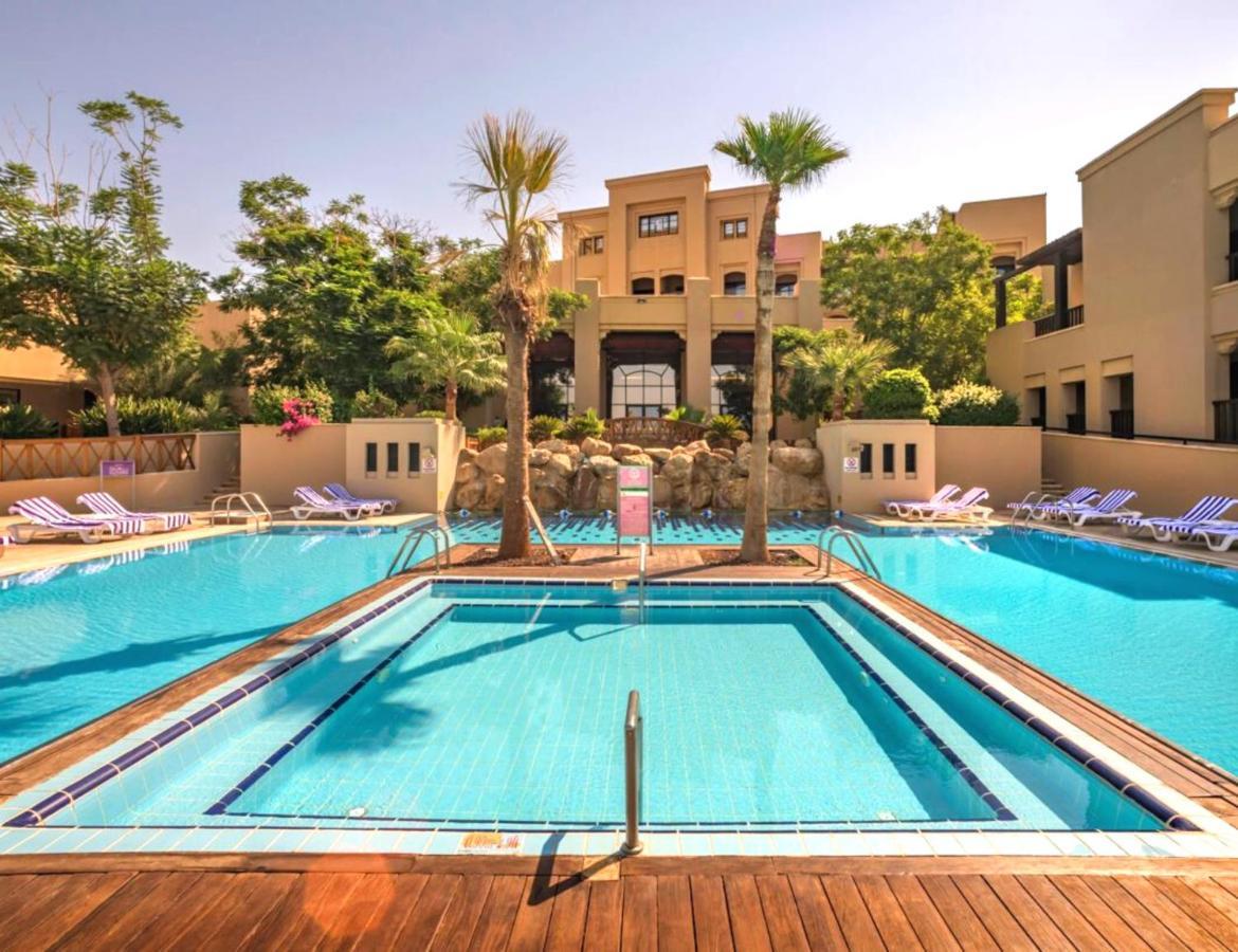 ホリデイ イン リゾート デッド シー Dead Sea エクステリア 写真 The swimming pool at the hotel