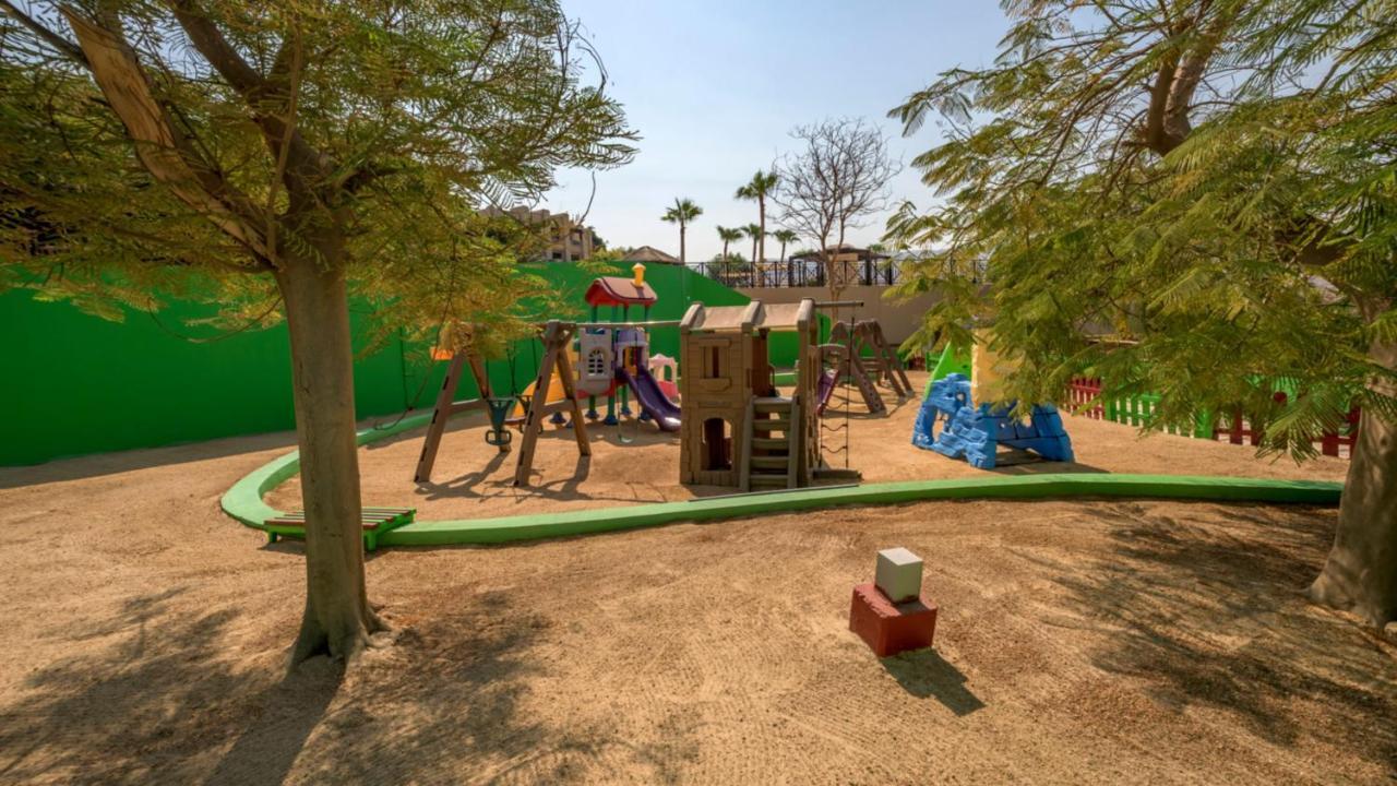 ホリデイ イン リゾート デッド シー Dead Sea エクステリア 写真 Playground in the park
